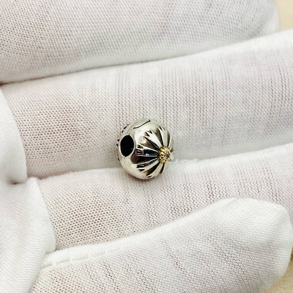 EUC Pandora 790988CZ Silver & 14k Gold Friendship Flower Clip w/ Clear Zirconia - Picture 6 of 9